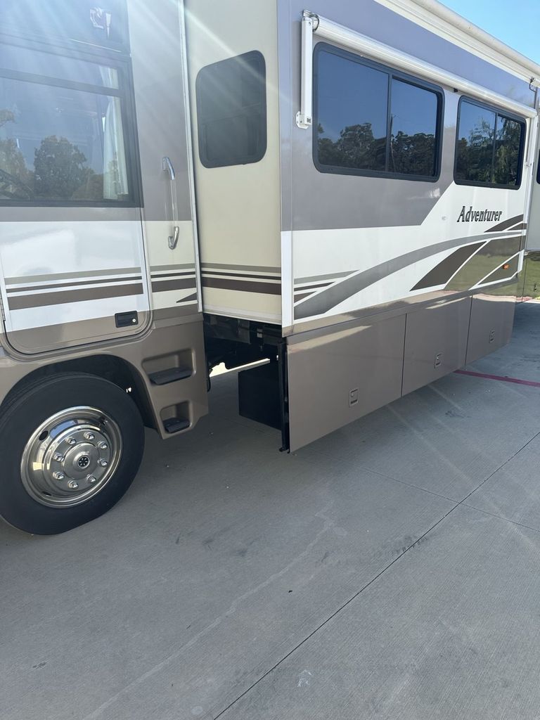 2005 Winnebago Adventurer 37B National Vehicle
