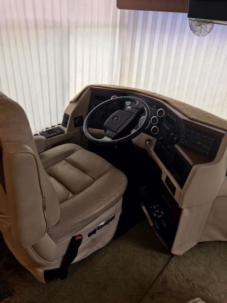 2003 Winnebago Ultimate Advantage 40K National Vehicle