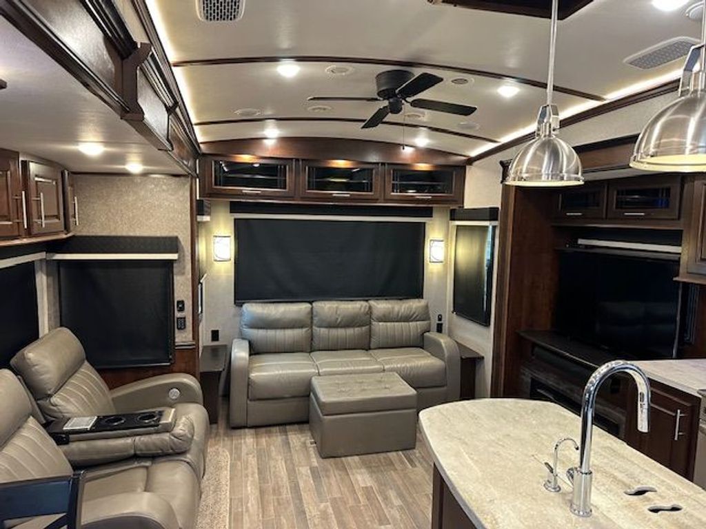 2020 Jayco Pinnacle 36fbts - National Vehicle