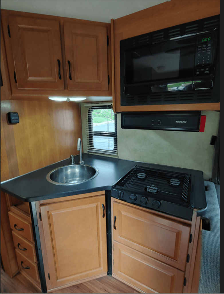 2014 Thor Motor Coach Majestic 28A - National Vehicle