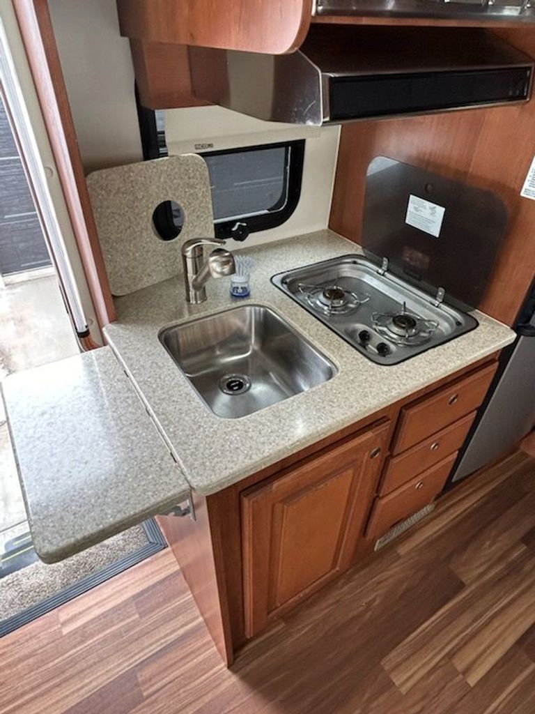 2015 Coach House Platinum II 241XL National Vehicle