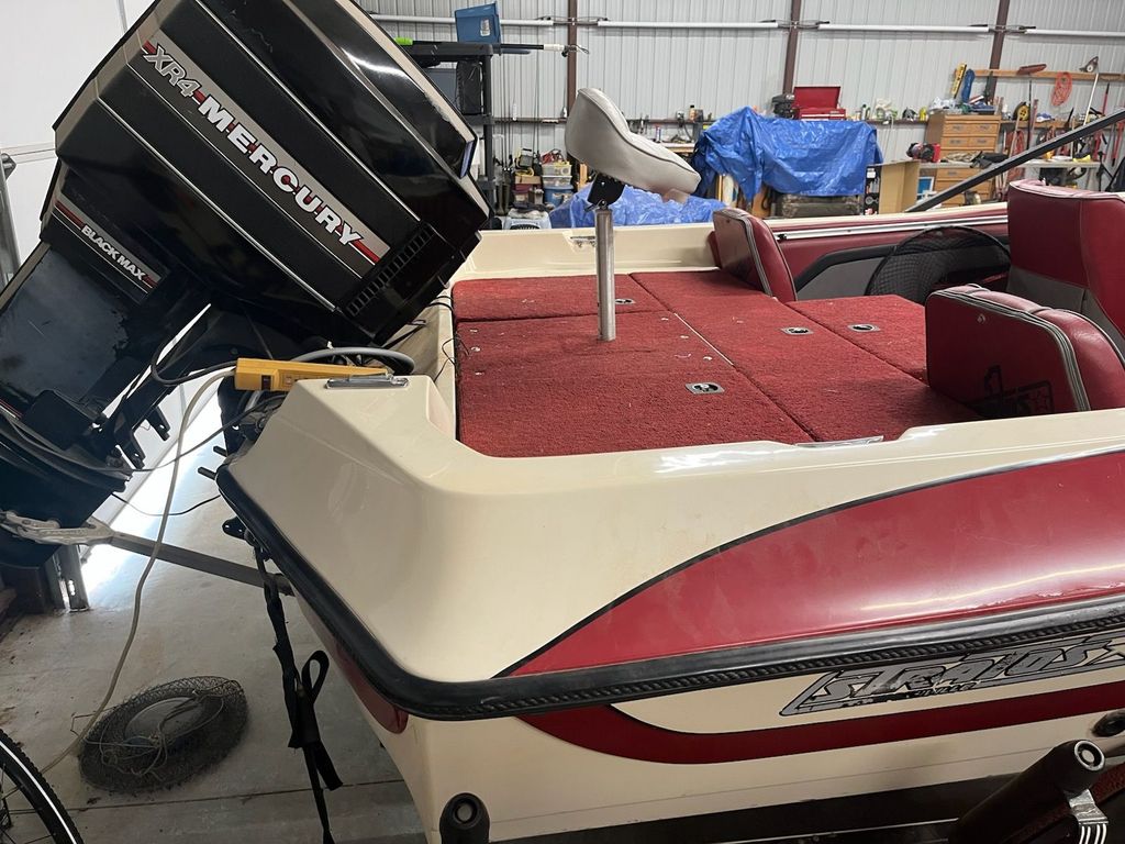 1988 Stratos Fish and Ski 18 - National Vehicle