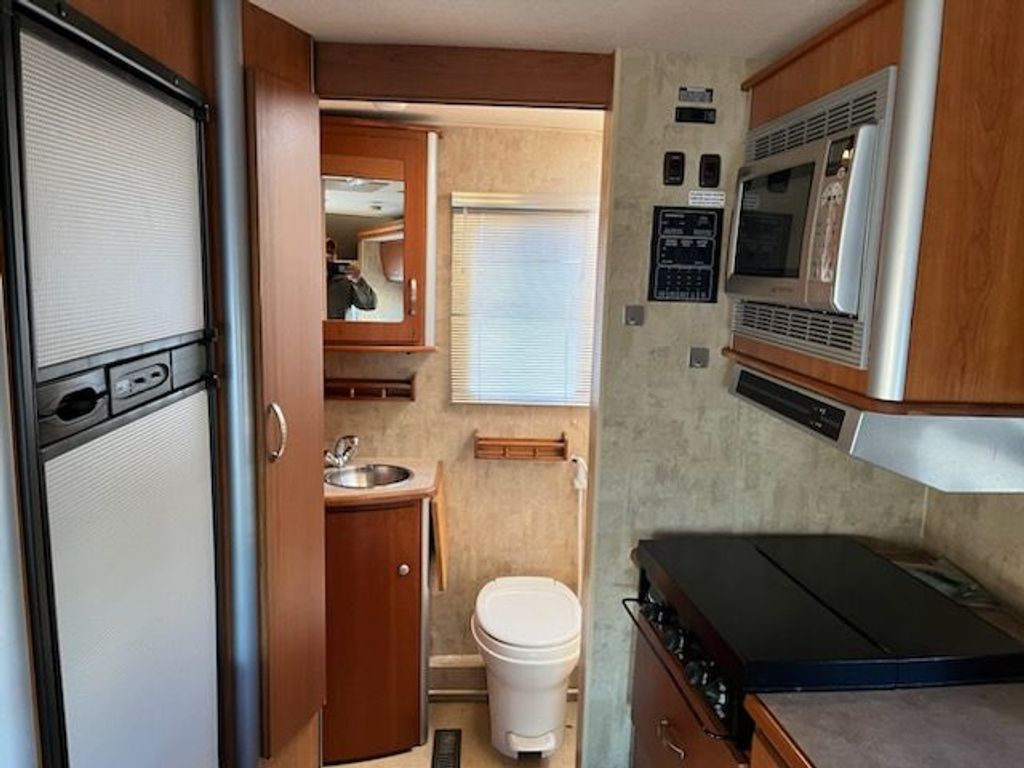 2007 Winnebago View 23H - National Vehicle