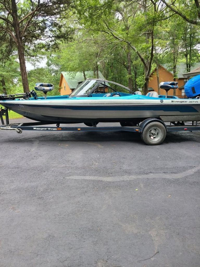 1996 Ranger 397 - National Vehicle