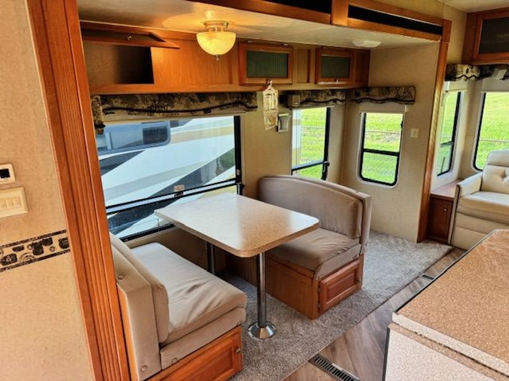 2006 Carriage Compass C2 31KS3 - National Vehicle