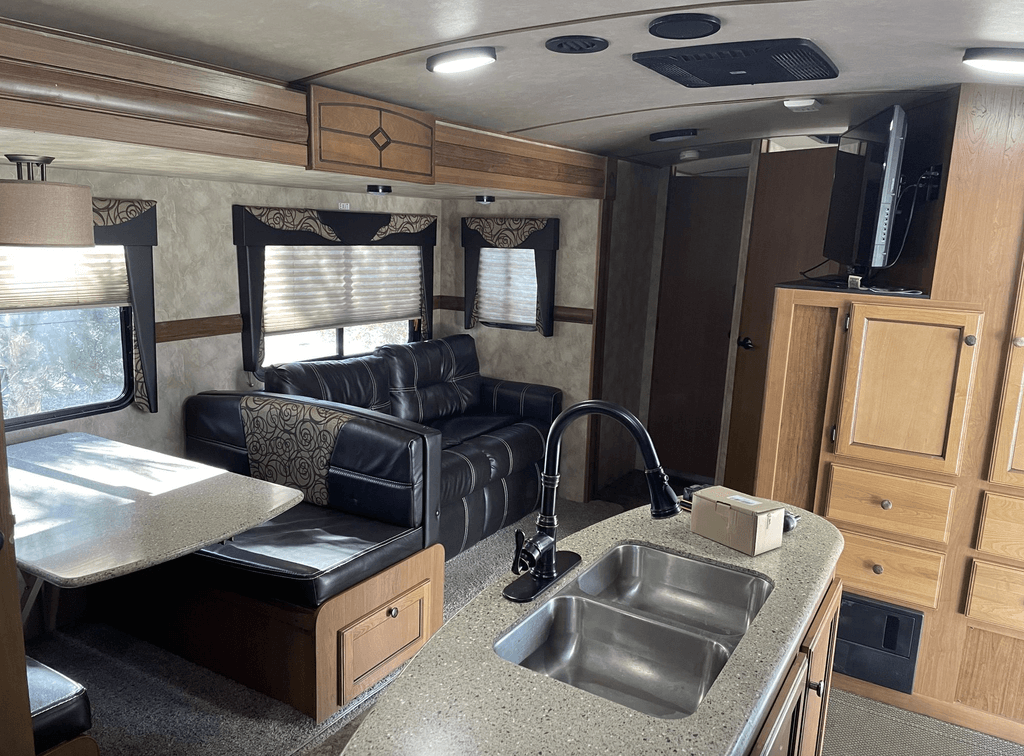 2016 Crossroads Sunset Trail Reserve 33 BD - National Vehicle