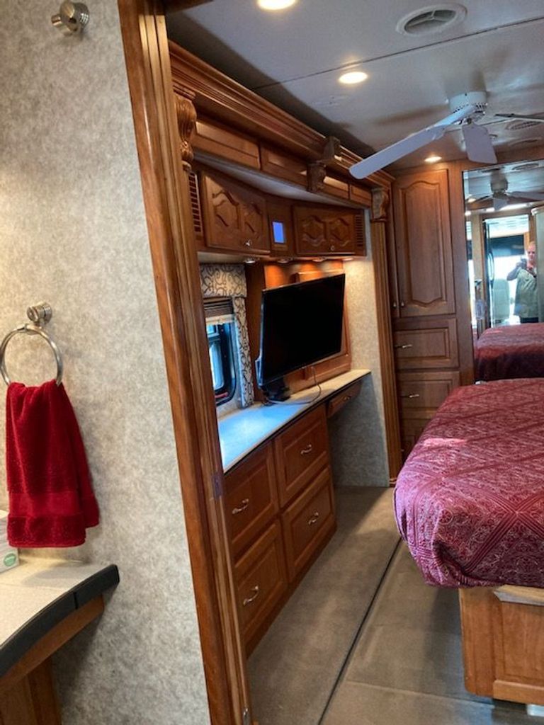 2006 Newmar Essex 4502 - National Vehicle