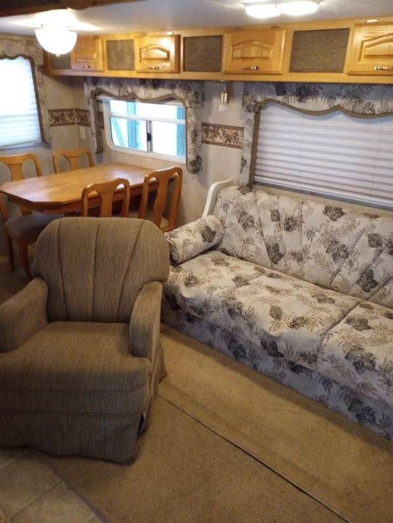 2006 Arctic Fox 5th Wheel 27-5L - National Vehicle