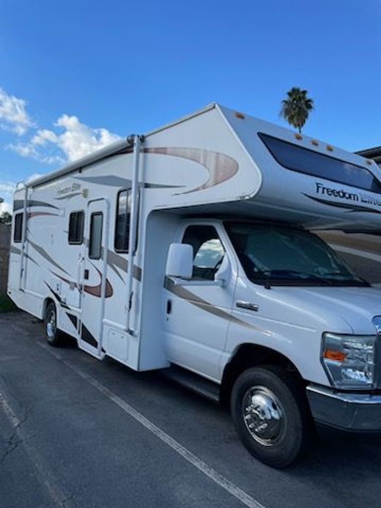 2010 Four Winds Freedom Elite 26E National Vehicle