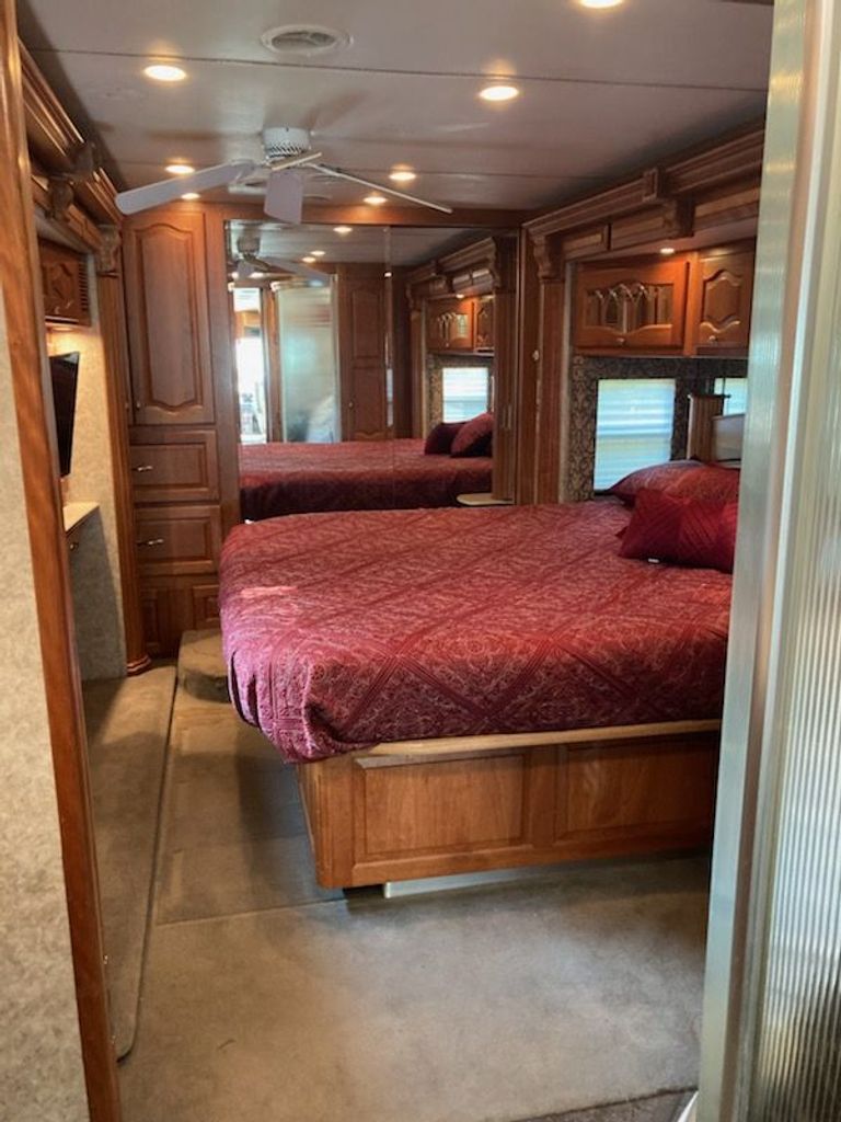 2006 Newmar Essex 4502 - National Vehicle