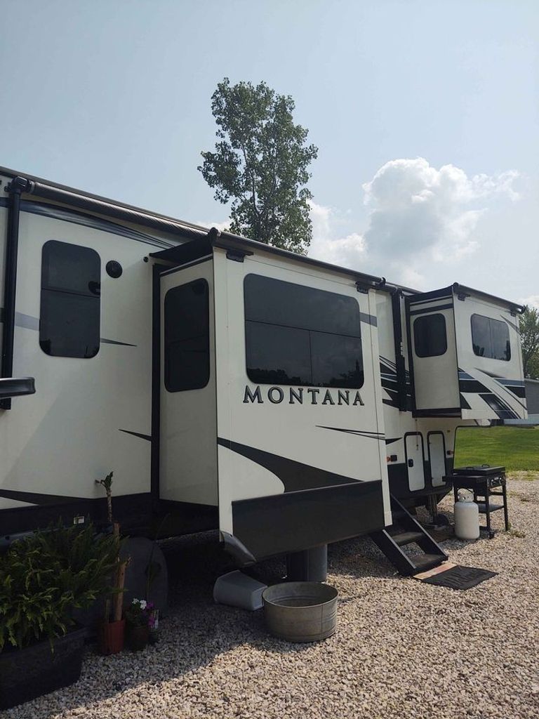 2021 Keystone Montana 3763BP - National Vehicle