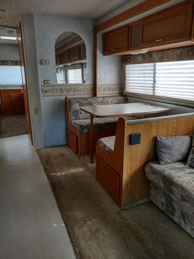 2001 Itasca Spirit 31T National Vehicle
