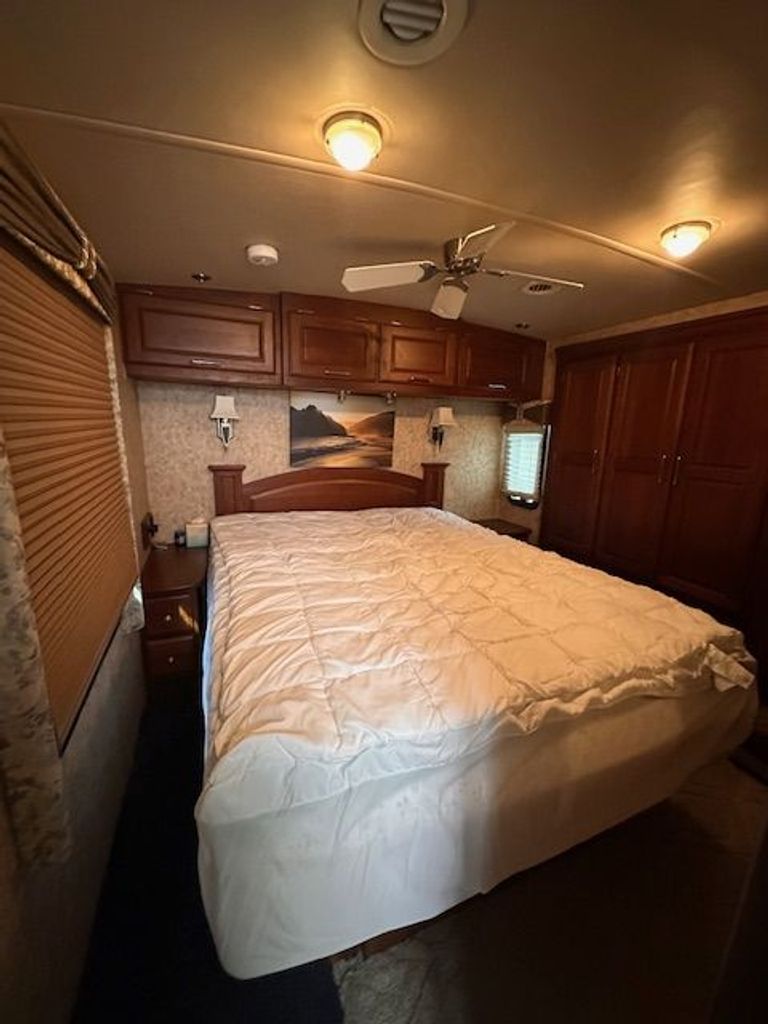 2005 Winnebago Vectra 36GD - National Vehicle