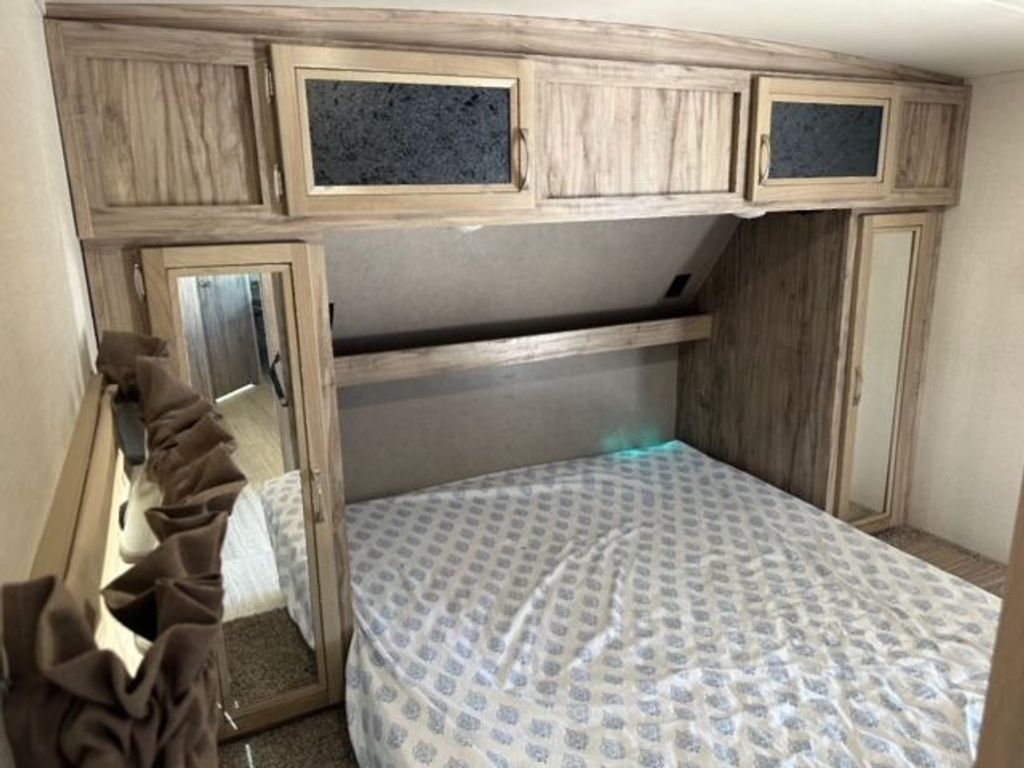 2019 Palomino by Forest River Solaire 240BHS - National Vehicle