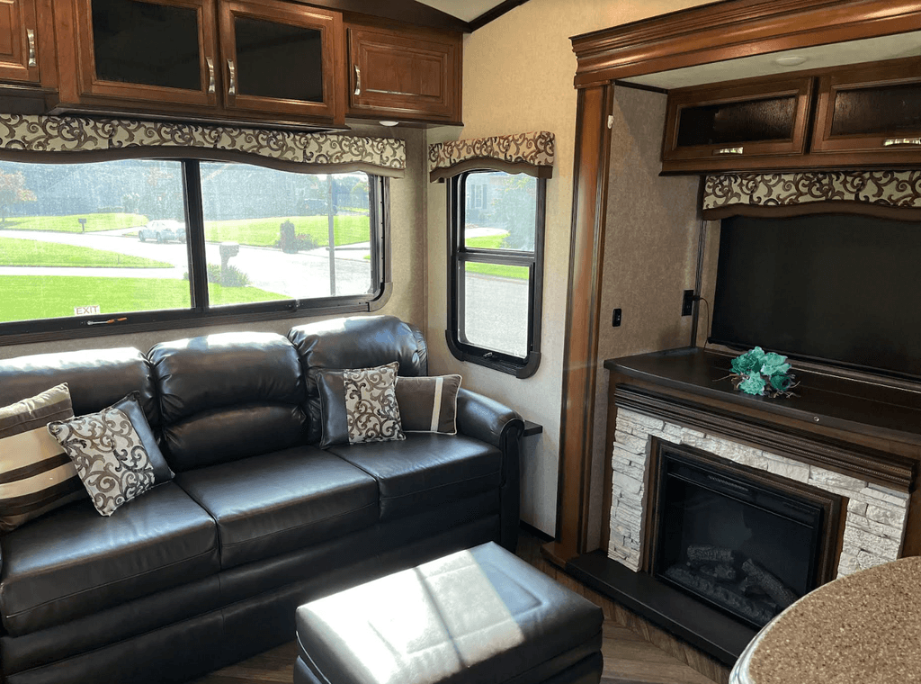 2017 Jayco North Point 377RLBH - National Vehicle