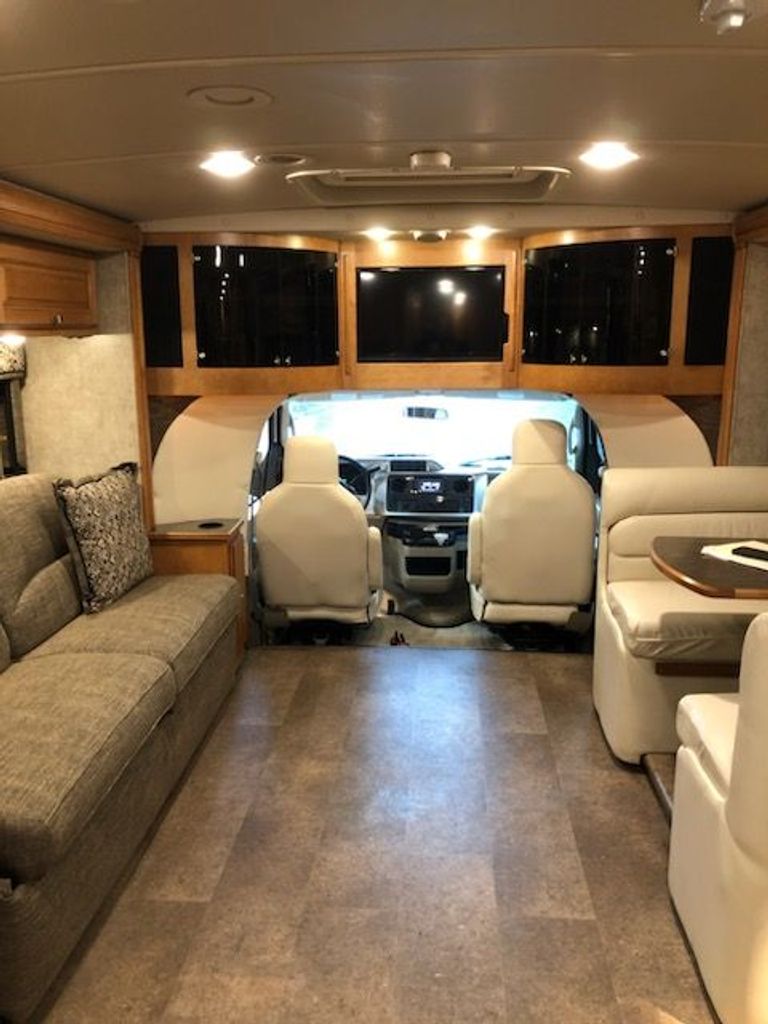 2015 Itasca Cambria 30J National Vehicle