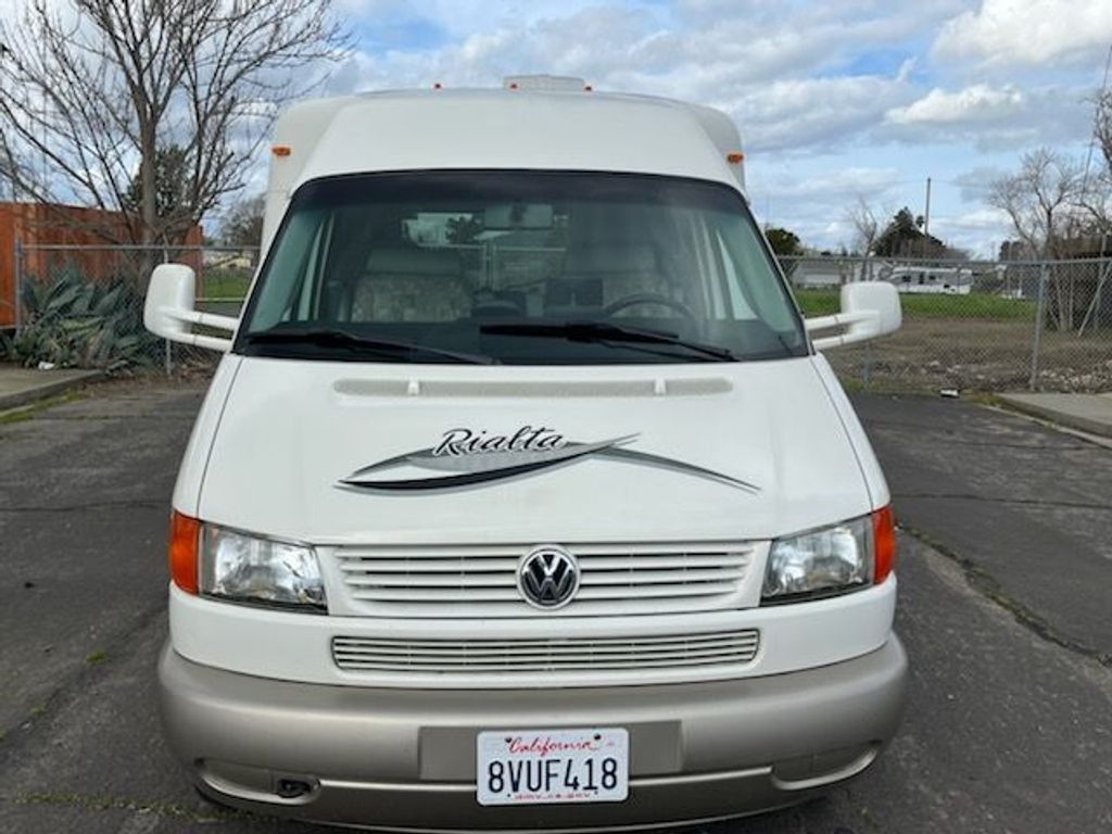 2002 Winnebago Rialta 22QD - National Vehicle