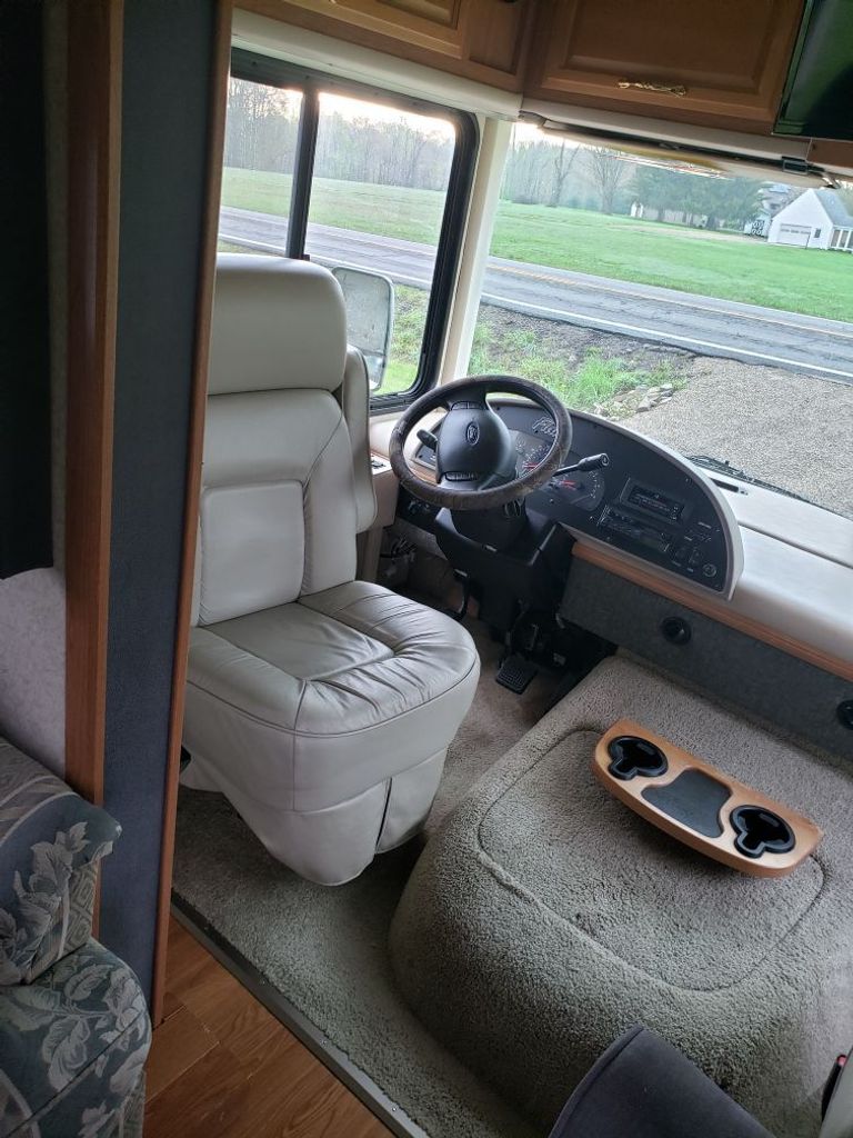 2003 Fleetwood Flair 33B - National Vehicle