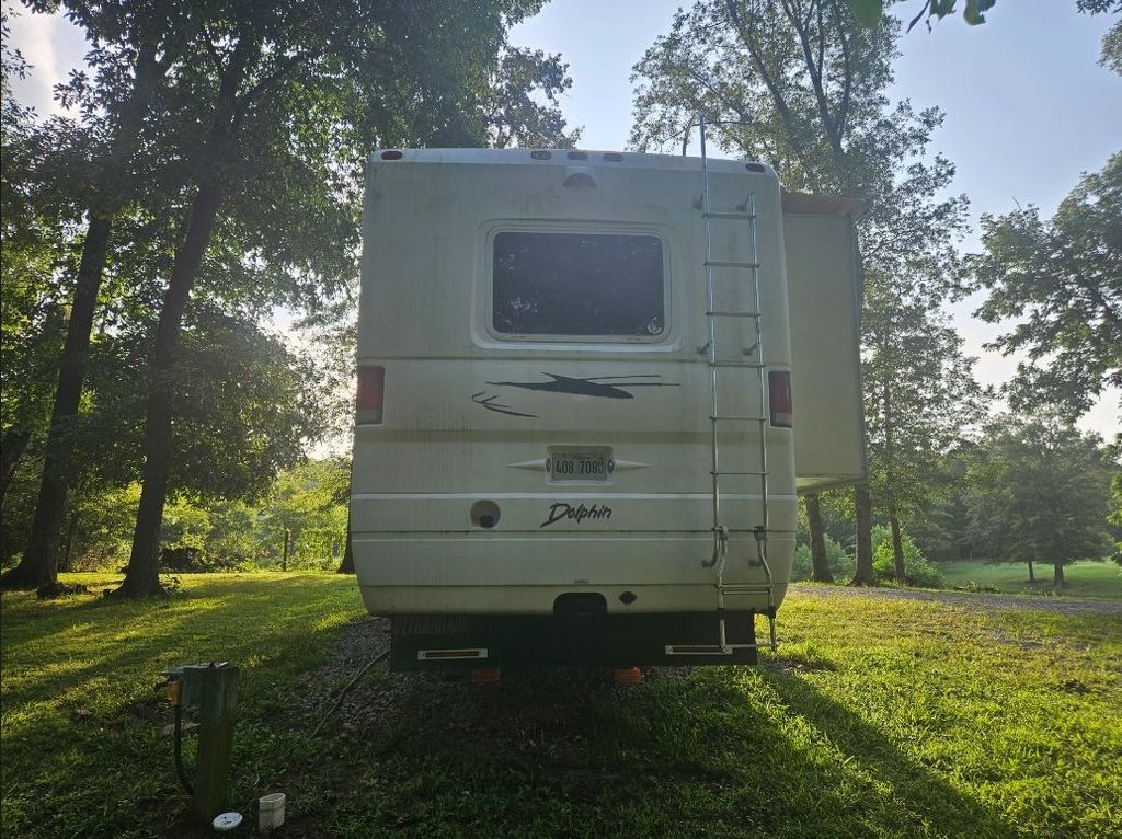 2002 National RV Dolphin 5342 - National Vehicle