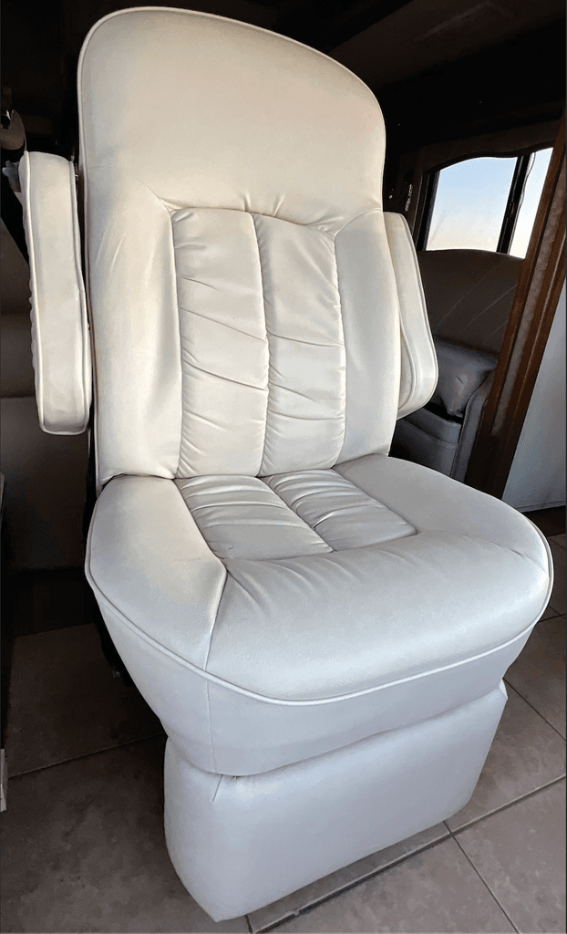 2001 National RV Islander 9400 - National Vehicle
