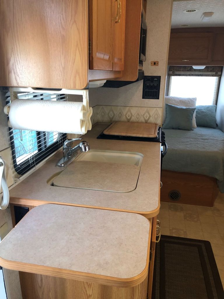 2004 Itasca Spirit 24V - National Vehicle