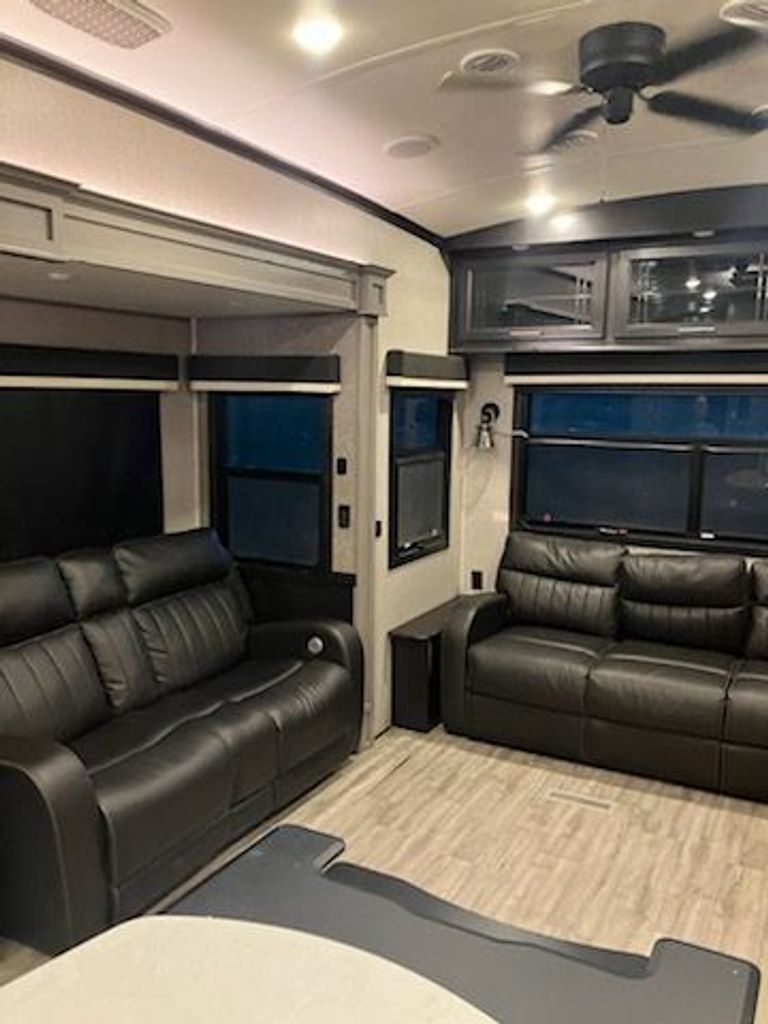 2021 Jayco Pinnacle 36KPTS - National Vehicle