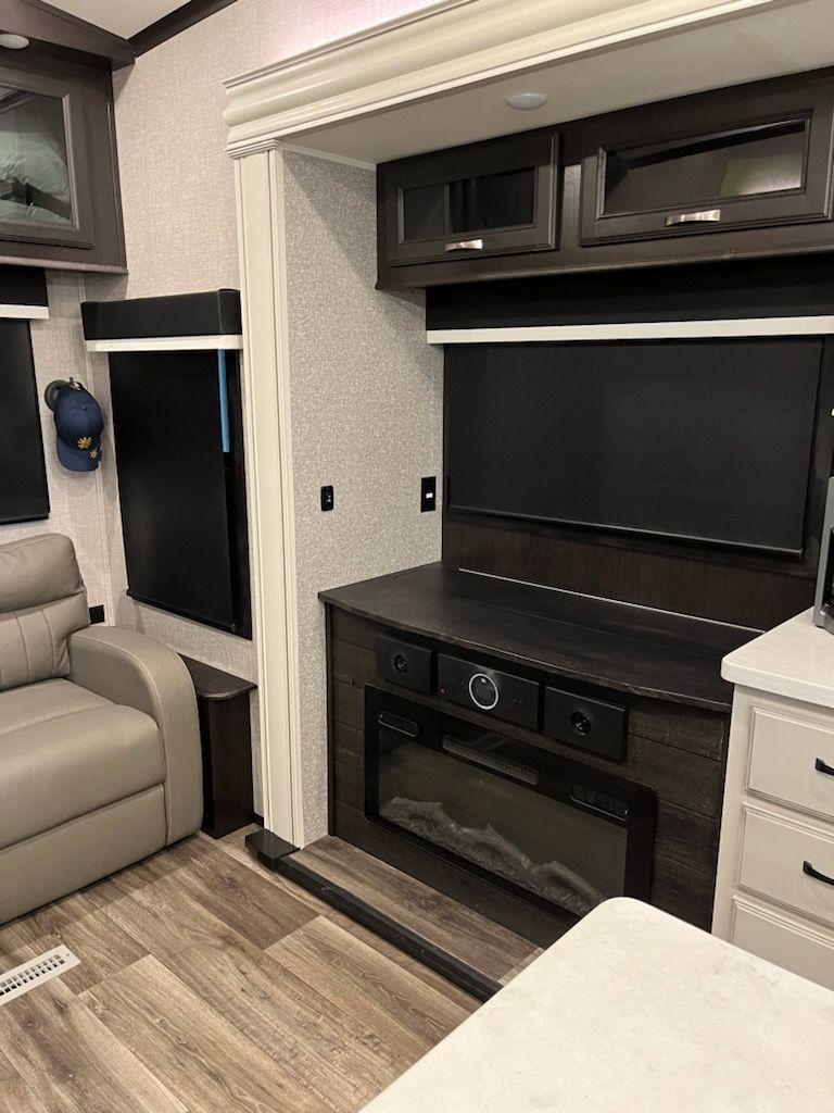2022 Jayco North Point 310RLTS - National Vehicle