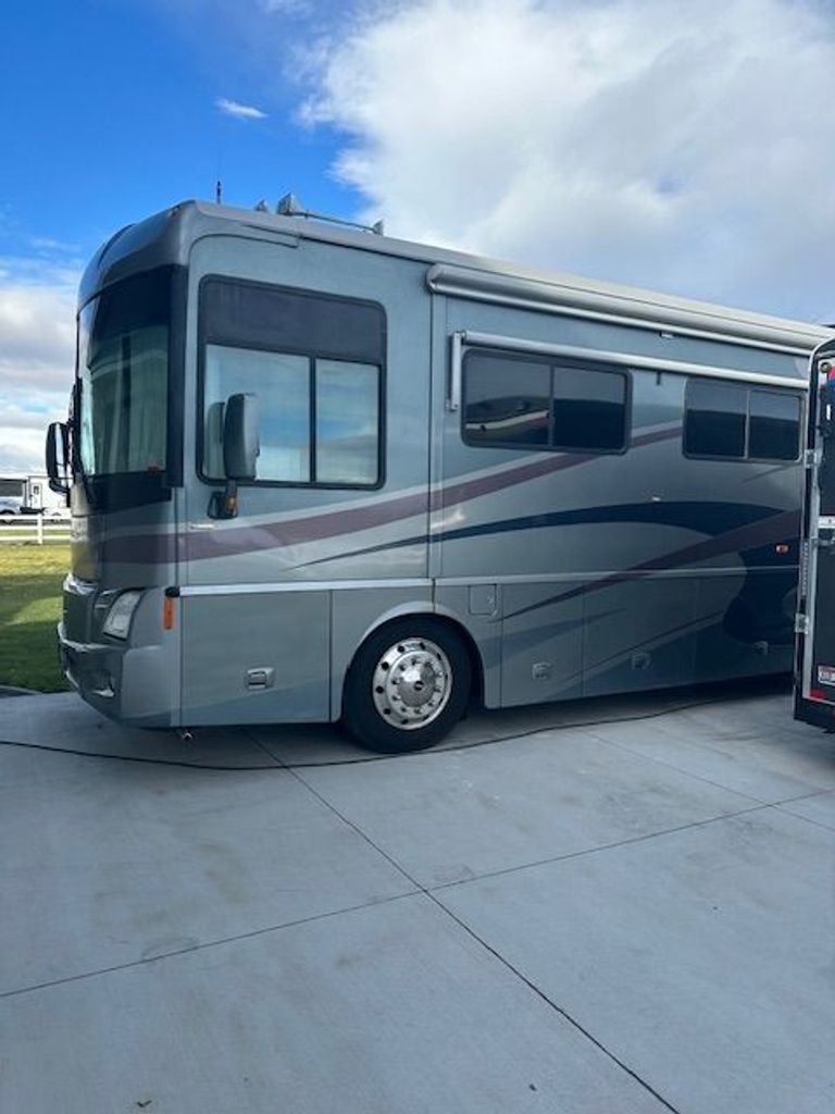 2005 Winnebago Vectra 36GD - National Vehicle