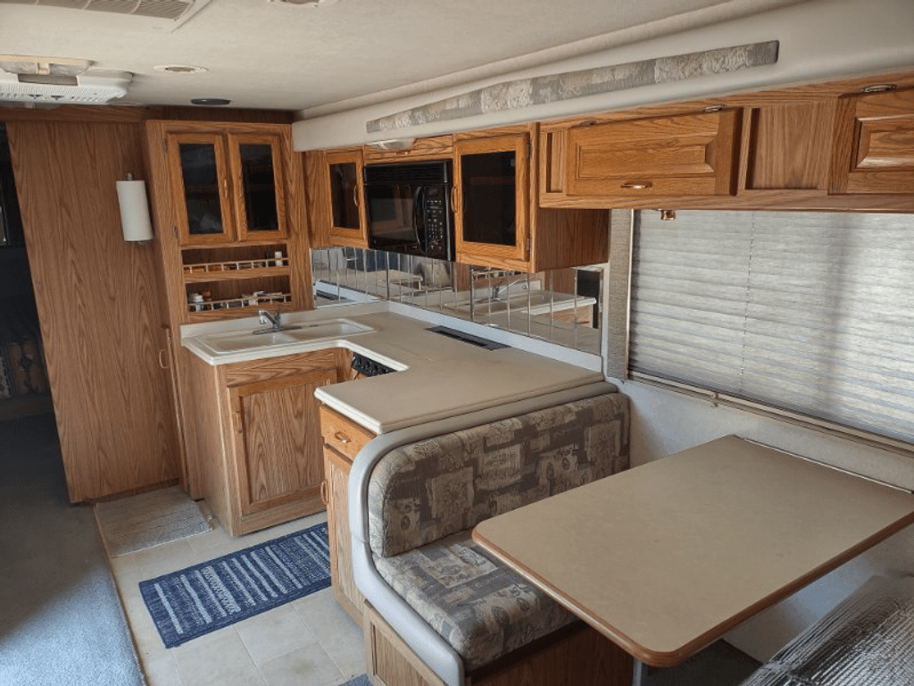 2001 National RV Surf Side 3311 - National Vehicle