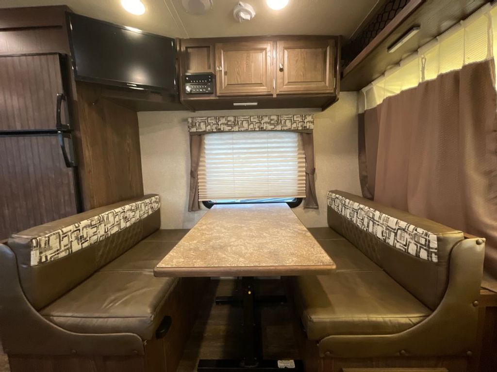【レイ】
ポータブルダーツスタンド 2018 Forest River Rockwood Roo 19 - National Vehicle