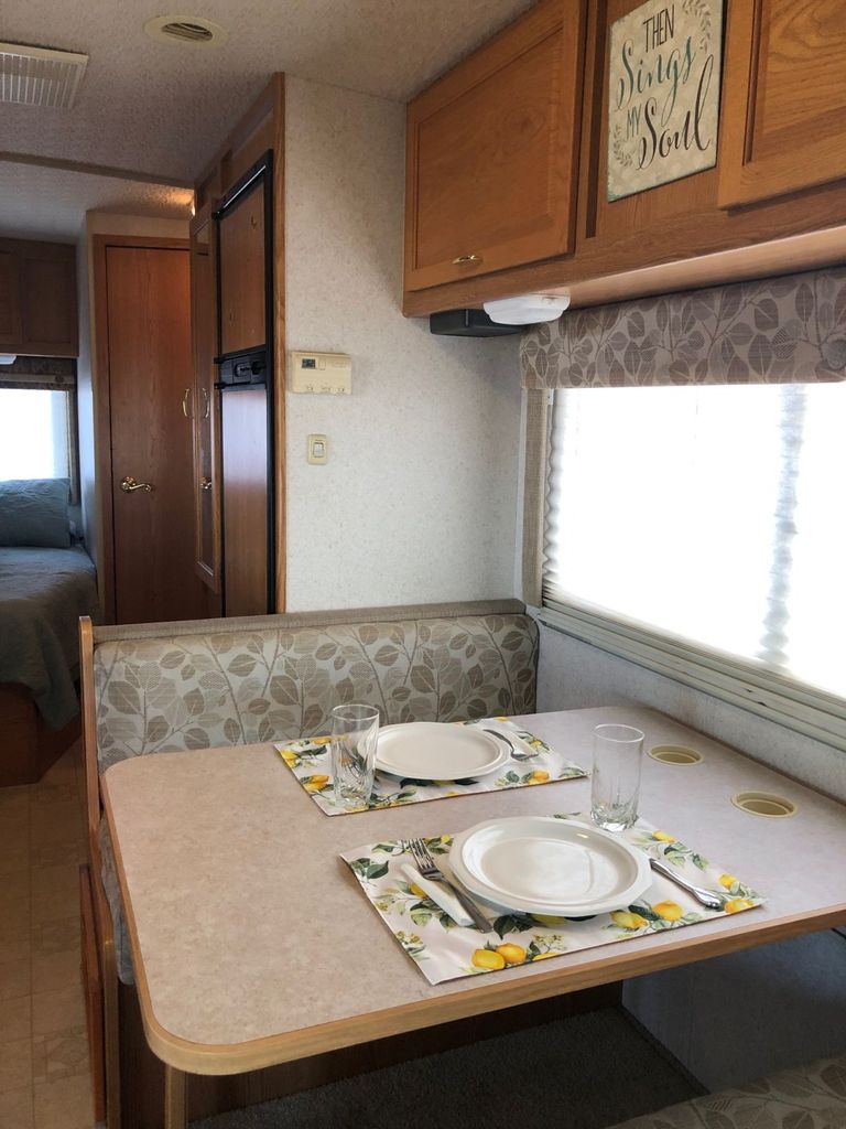 2004 Itasca Spirit 24V - National Vehicle