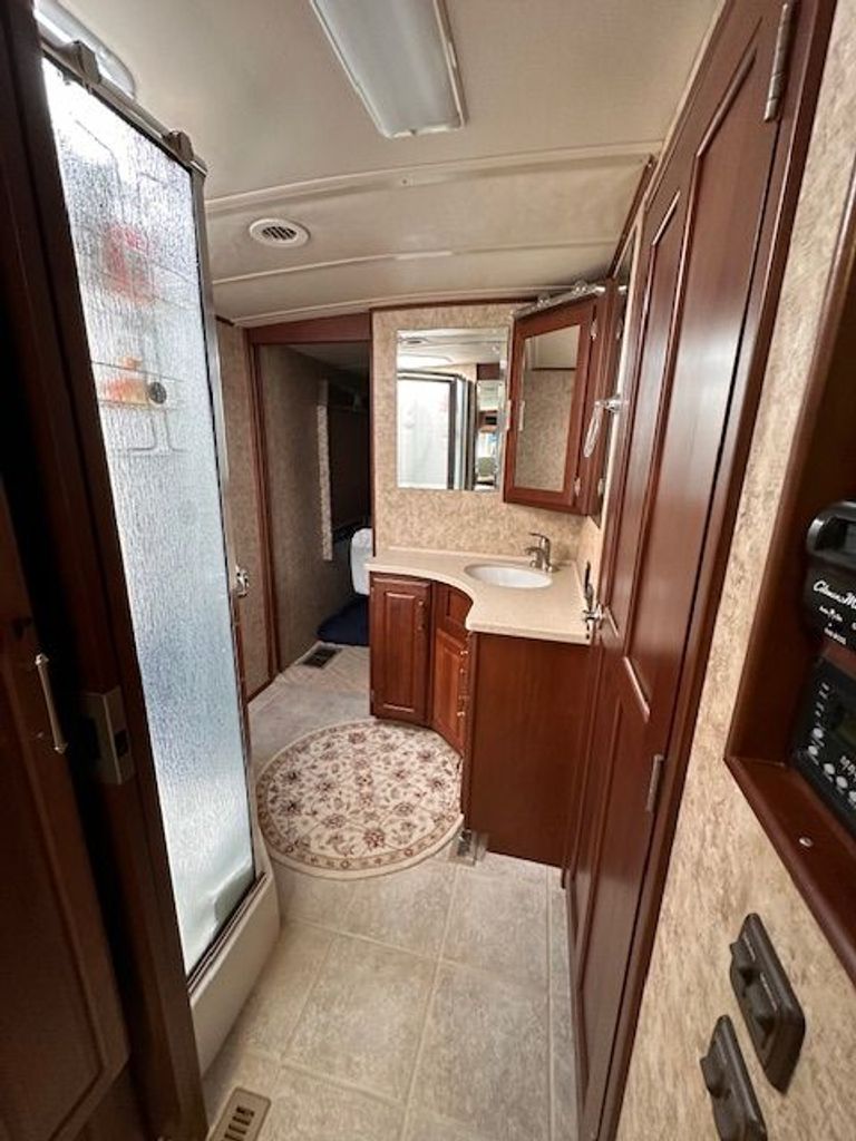 2005 Winnebago Vectra 36GD - National Vehicle