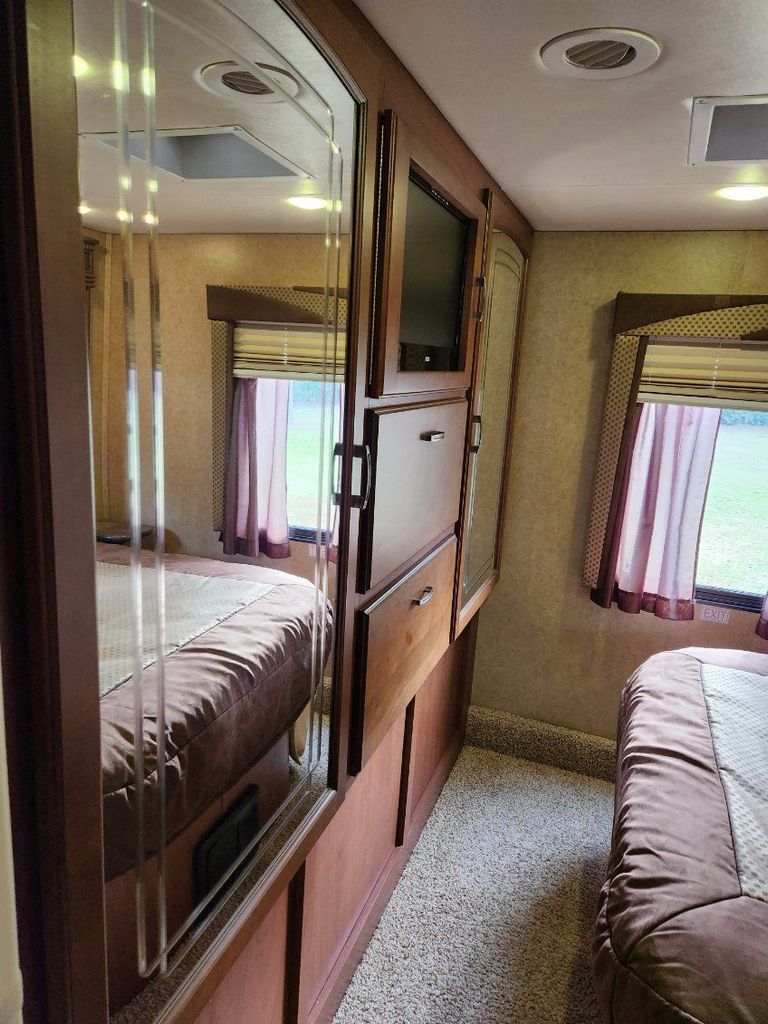 2013 Jayco Melbourne 29D - National Vehicle