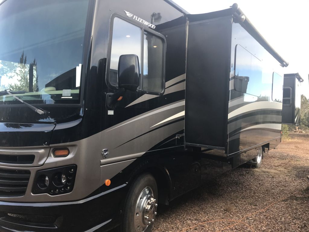 2017 Fleetwood Bounder 36X National Vehicle