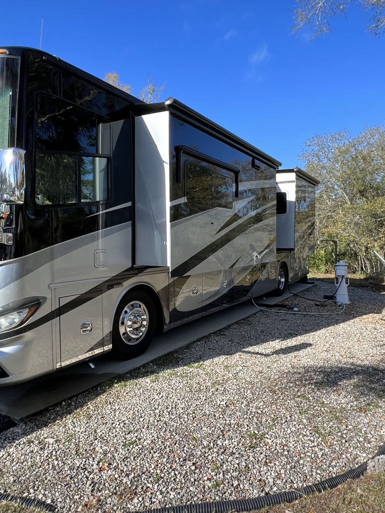 2018 Tiffin Motorhomes Phaeton 40IH - National Vehicle