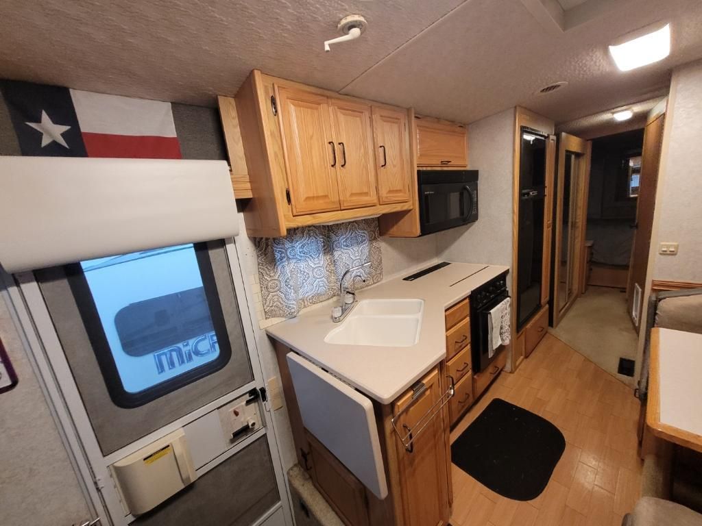 2002 Winnebago Adventurer 35U National Vehicle