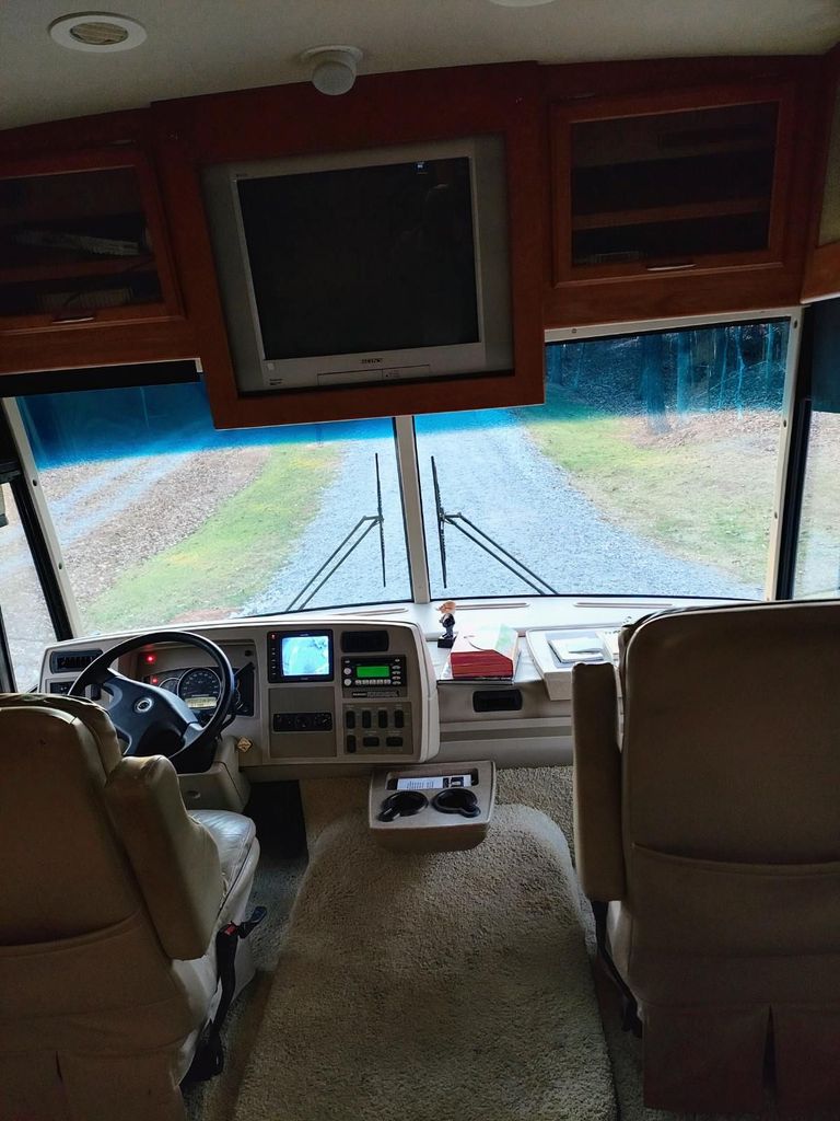 2007 Winnebago Adventurer 35A - National Vehicle