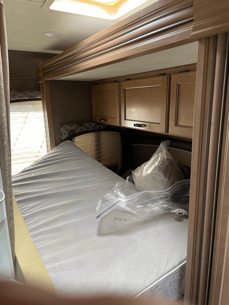 2019 Thor Motor Coach Chateau 22B - National Vehicle