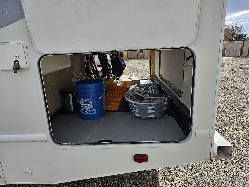 2008 Four Winds 5000 28A - National Vehicle