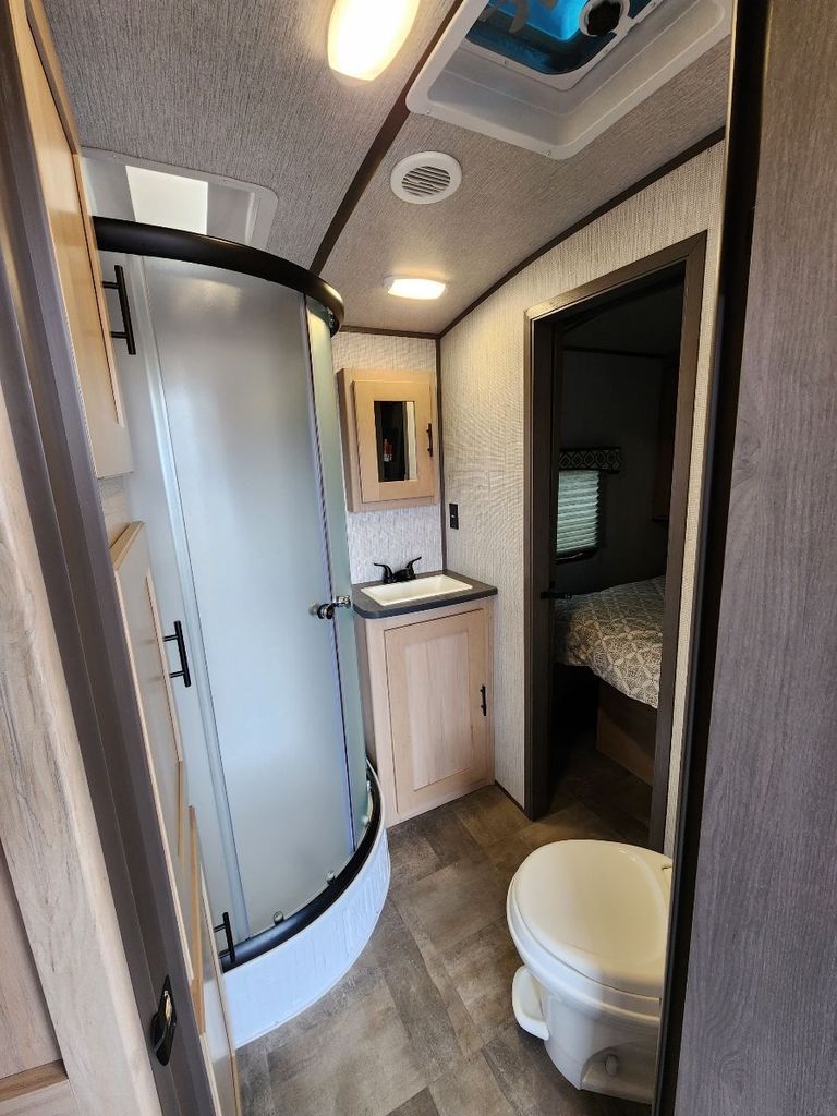 2021 Cruiser RV Radiance Ultra Lite 32 BH - National Vehicle