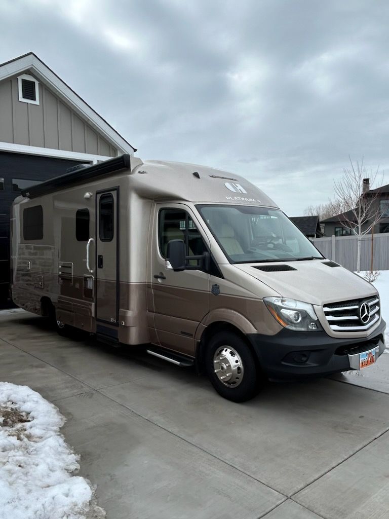 2015 Coach House Platinum II 241XL National Vehicle
