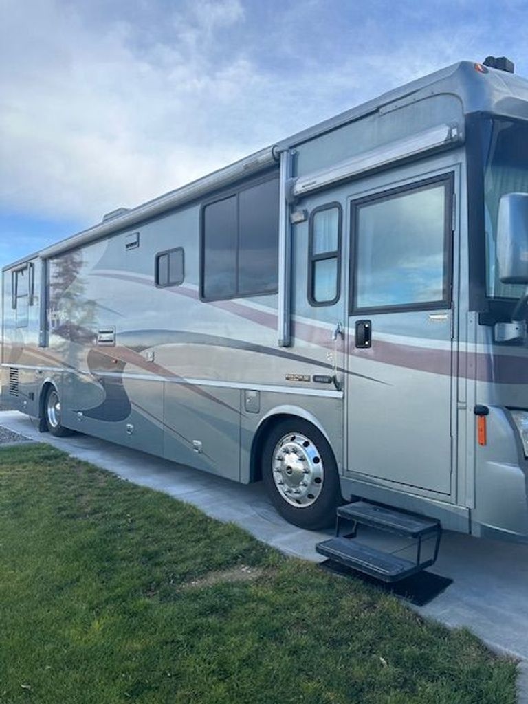 2005 Winnebago Vectra 36GD - National Vehicle