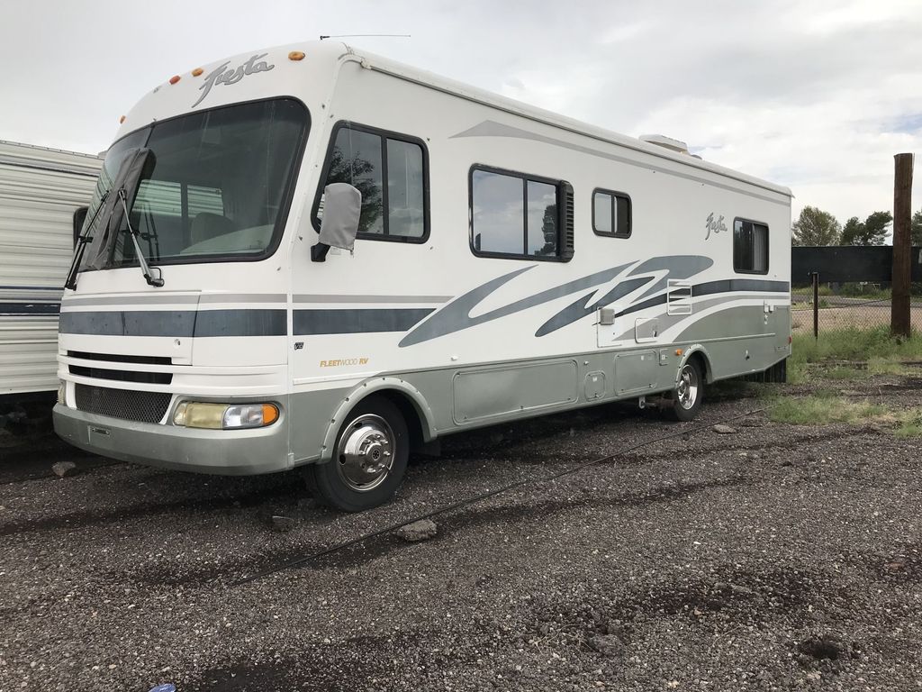 2004 Fleetwood Fiesta 31h - National Vehicle