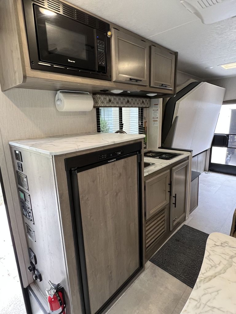 2021 Coachmen Cross Trek 21xg National Vehicle 3068