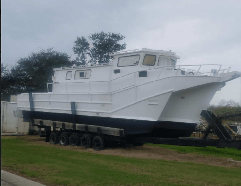 ヴェローナ 1992 Custom Built Fishing Boat - National Vehicle