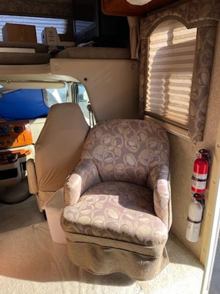 2010 Four Winds Freedom Elite 26E National Vehicle