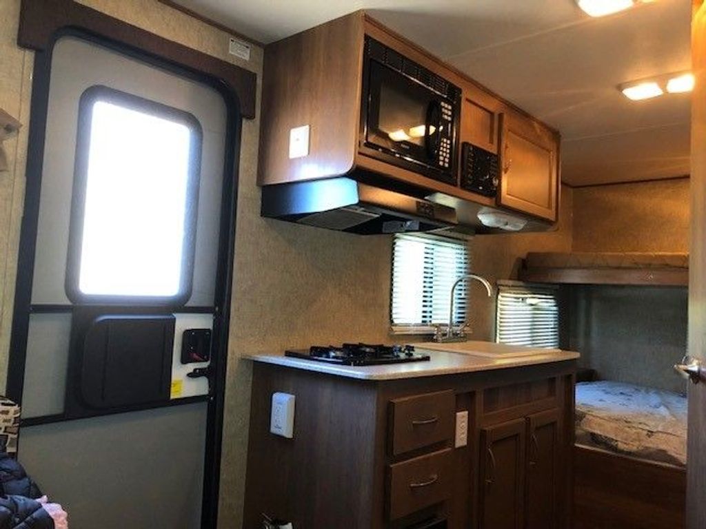 chis.u様 2014 Coachmen Apex 18BH - National Vehicle