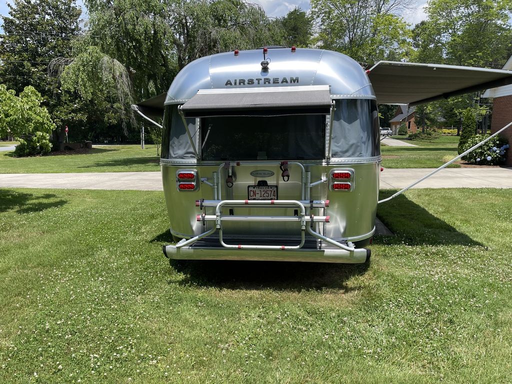 インパクト 2016 Airstream Flying Cloud 26U - National Vehicle