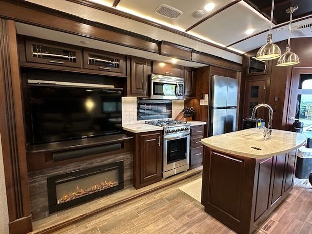 2020 Jayco Pinnacle 36FBTS - National Vehicle