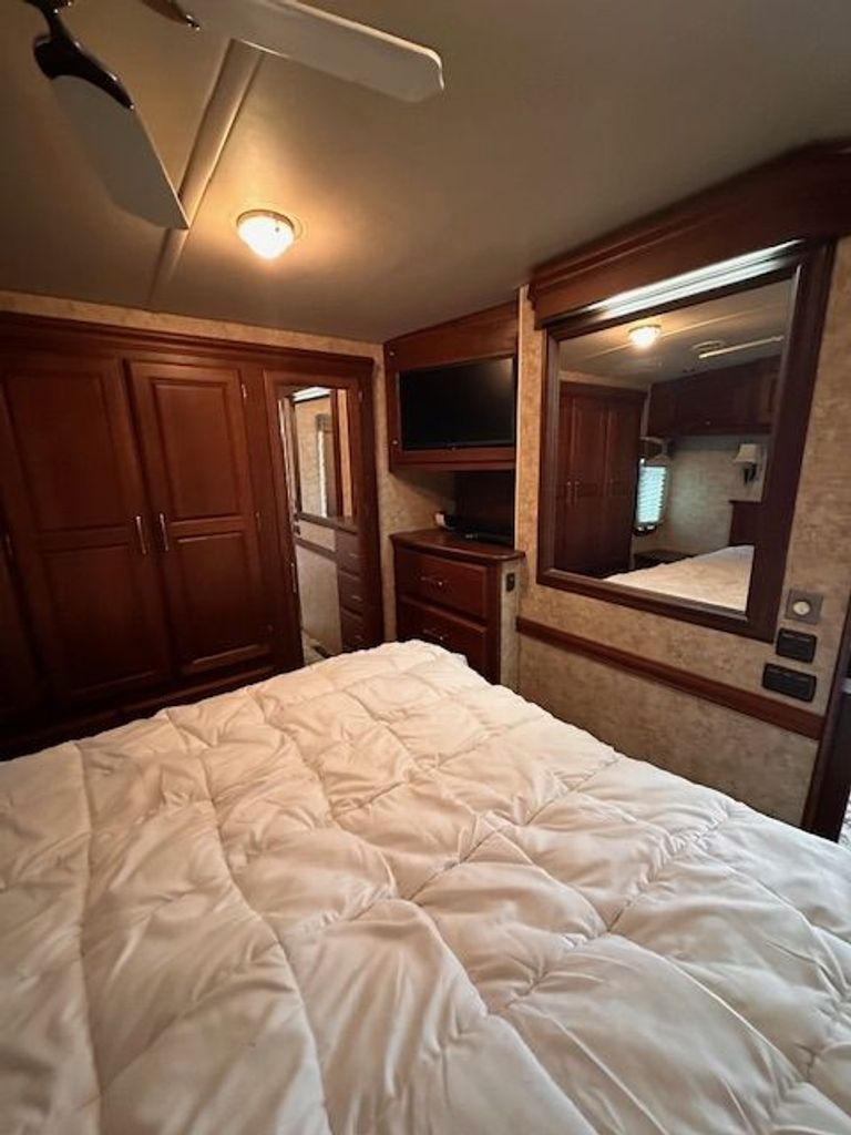 2005 Winnebago Vectra 36GD - National Vehicle